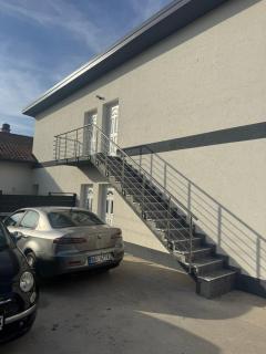 Elena Airport Apartments - 4