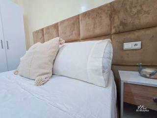 Studio élégant et entièrement équipé - À seulement 5 minutes à pied de la plage - Connexion WiFi haut débit et accès Netflix pour vos moments de détente - 8