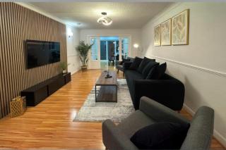 Spacious Bungalow - Hot Tub, Garden, Gated Parking - 8