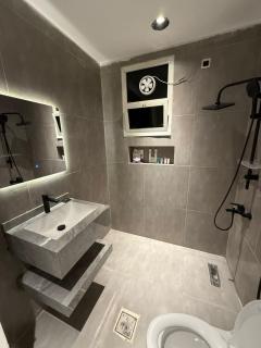 شقق إبروس الذاتية - 1