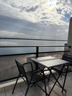 Appartement T2 dans jolie résidence avec piscine - 2