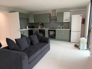 Sheffield City Comfort Apartment - 6