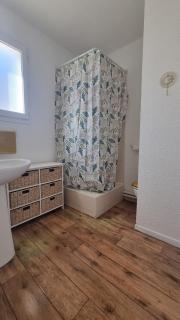 At K&D studio 16, pool, Netflix - Saint-Raphaël - 3