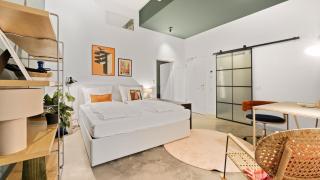 Premium Farbenfrohes Urban Hideaway & Parkplatz - 6