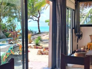 Piscine rien que pour vous, propriété entière face au lagon, les pieds dans l 'eau, cuisine équipée & wifi Le Boraha Beach Lodge 90 m2 - 1