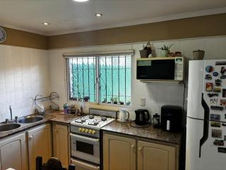 Amplio chalet con parque en barrio Constitución - 1