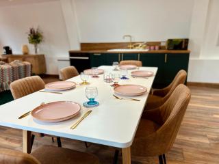 Luxury Retreat with Spa Access - Sleeps 6 - 6