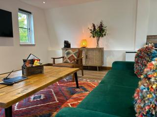 Luxury Retreat with Spa Access - Sleeps 6 - 3