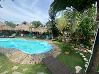 Bikini Hotel & Pool - 8