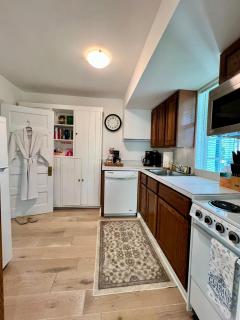 Across The Inn Entire 3BR House with tub & extremely fast Wi-Fi - 1