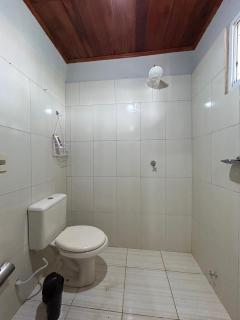 Casa única con vista al lago - 9