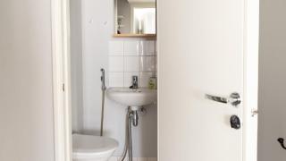 2ndhomes Modern Top Floor Apartment - 5