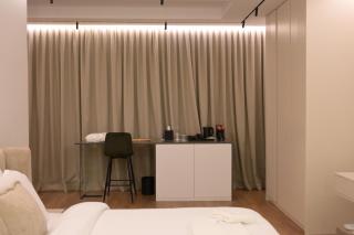 Metropolitan Suites - 1