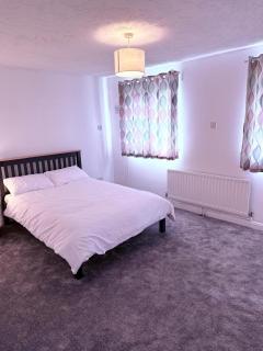 Modern, Spacious 2-Bed Maisonette in Brockley - 3