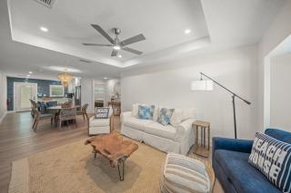 Cozy Cabana West - Updated Adorable Bungalow wHeated Private Pool Walk to Beach - 3