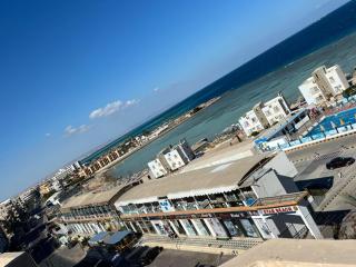 Sea view hotel - 0