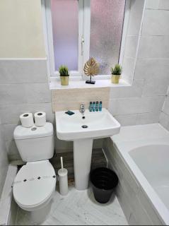 Tudors eSuites - Budget Friendly Apartments - 88H - 7