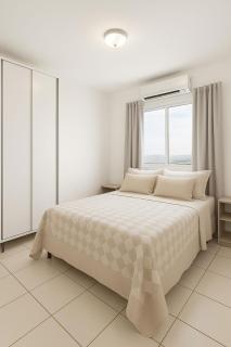 Facing the Guajará River - 4