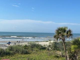 Beautiful & Modern Updated Oceanfront Condo for 10! Sedgefield North 103 - 1