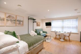 The Lindenstone Collection Beautiful And Comfortable In An Unbeatable Location In Maidstone - 3