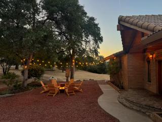 NEW LISTING Yosemite Mountain Views King bed Hot Tub - 3