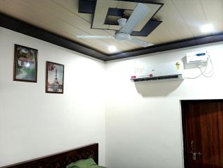 Sakshi Seva Sadan Vrindavan Homestay & Restaurant - 1