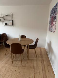 Flot 3 værelses lejlighed - op til 6 personer - 2