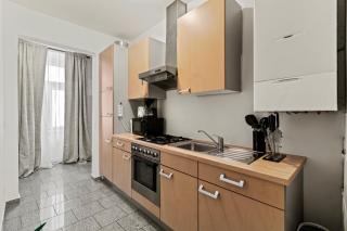 Chic Flat near Danube - 5 min walk to metro - 9