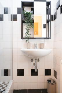 Chic Flat near Danube - 5 min walk to metro - 1