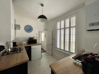 Stylish 3 bedroom townhouse with Garden - 3