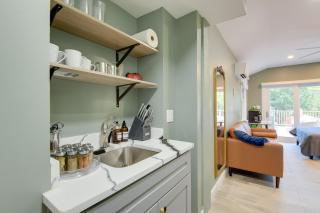 Walk to Metro Station! Cheverly Apt 8 Mi to DC - 6