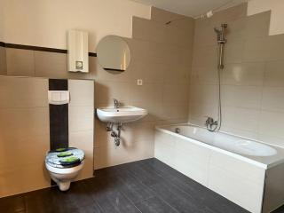 Großes Ferienhaus in Siegen-Kreuztal mit Waldblick - 1