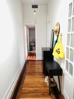 Estilo e conforto em prédio histórico no Centro - 3