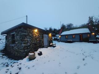 Mountain Cottage with Barn Sauna, Clonbur, Galway - 2
