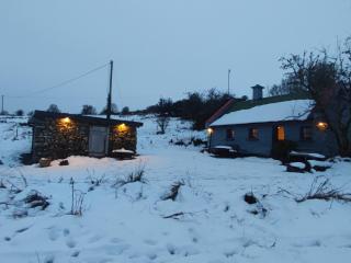 Mountain Cottage with Barn Sauna, Clonbur, Galway - 4