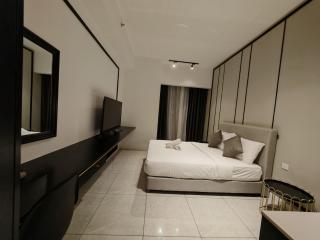 Axon Residence By Travel Suites - 5