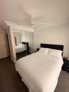 2 Bed 2 Bath Apartment with Secure Parking in Sydney CBD - 1 Min Walk To Darling Harbour & World Square- Center Of China Town - 1