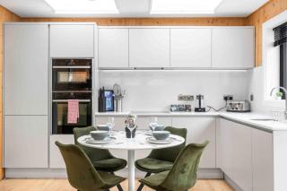 Green Mews 1 with Free Parking By My Getaways - 7