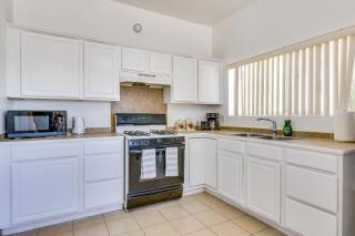 Lake Elsinore Apt 4 Mi to Water Pets Welcome! - 3