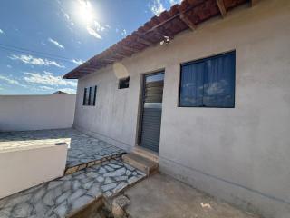 Casa de Fundo Equipada e quintal com separação - 2