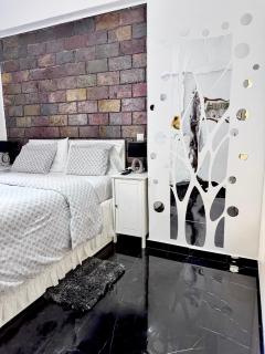 Beautiful Studio With Private Yard - 7