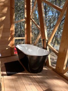 Cabaña con Balcón, Tina y Chimenea en la Montaña - 0