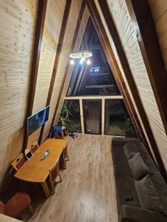 Cabana A Frame de pe Malul Iazului - 0