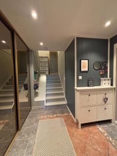 Cozy house centrally located and close to hiking areas and beach - 2