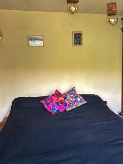 Casa de piedra con jardin y pileta - privada - 3