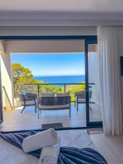 Coolum Beachfront Luxury for Family and Friends - 3