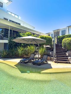 Coolum Beachfront Luxury for Family and Friends - 6