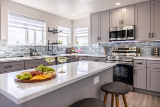 Colorful Comfort with Hot Tub, Retro Arcade, & Fire Pit! - 8