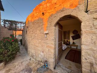 Dana Tower Hotel - 4