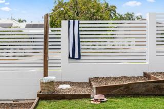 'Short Break' - Luxurious Coastal Retreat with Pool and BBQ - 1